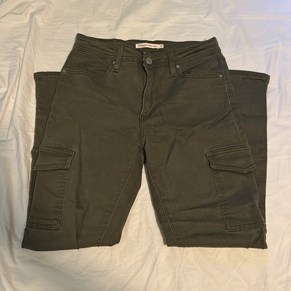 Womens Levi’s Cargo jeans - Picture 3 of 4